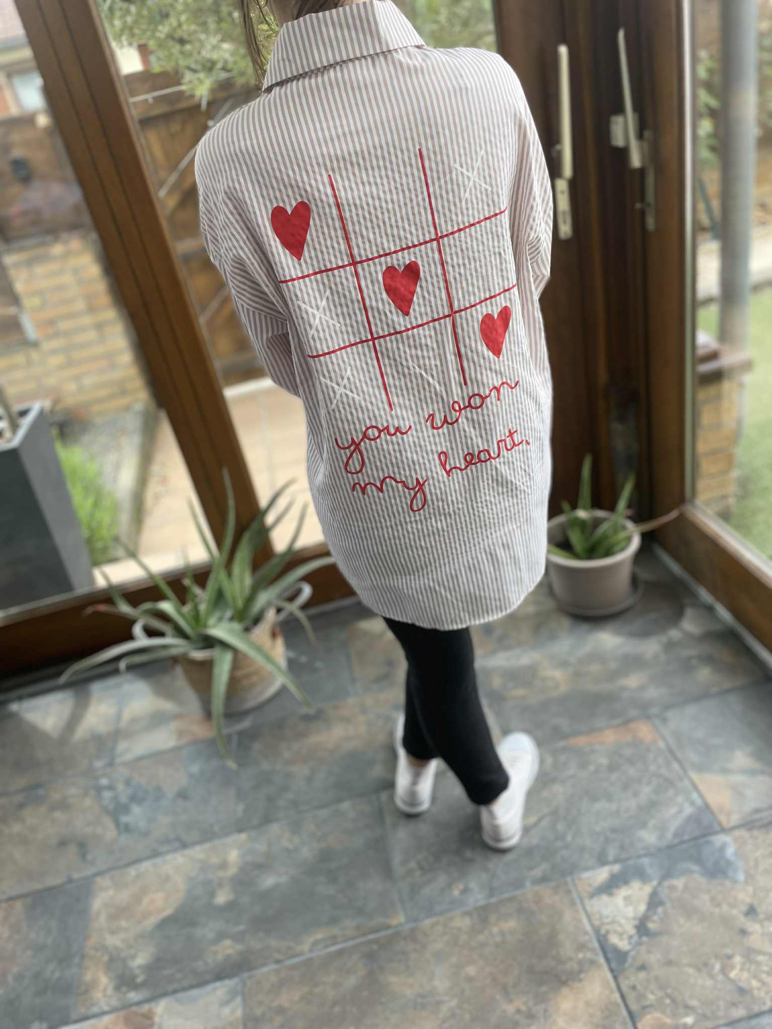 Chemise Rayé A Motif Coeur Imprimé Avant Et Arriere Beige